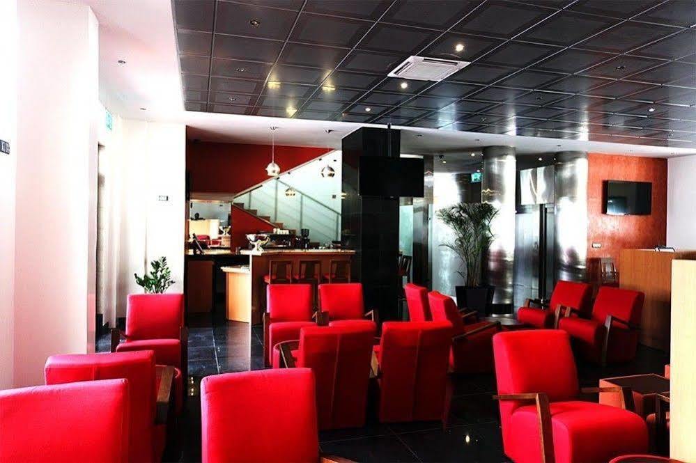 Star Land Hotel Bonapriso Douala Bagian luar foto